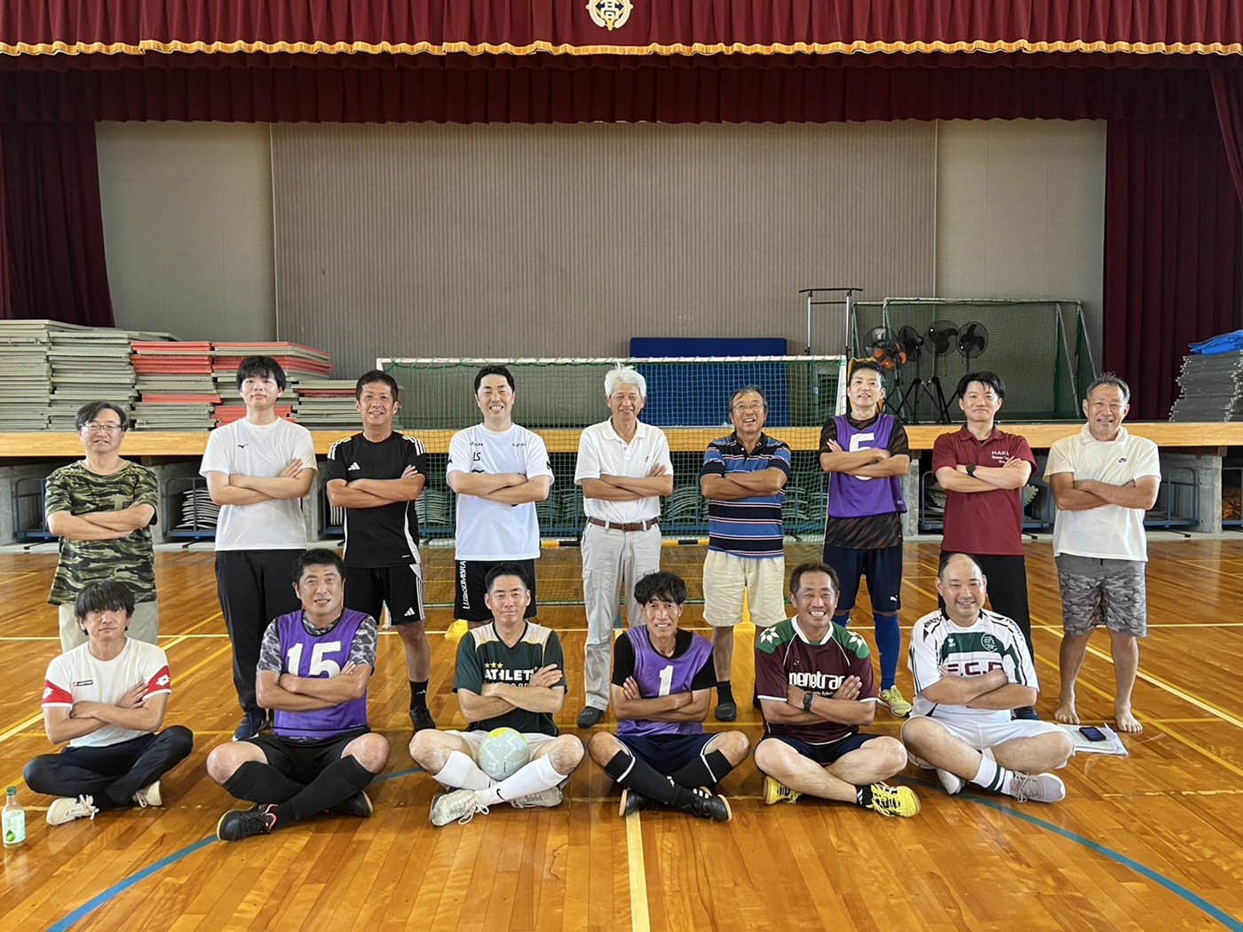 サッカー部創部50周年記念大会　OB15人が交流試合